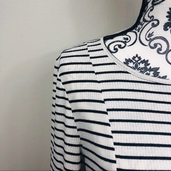 🚨 HOST PICK! 🚨 Cute striped tunic size large - Picture 3 of 7